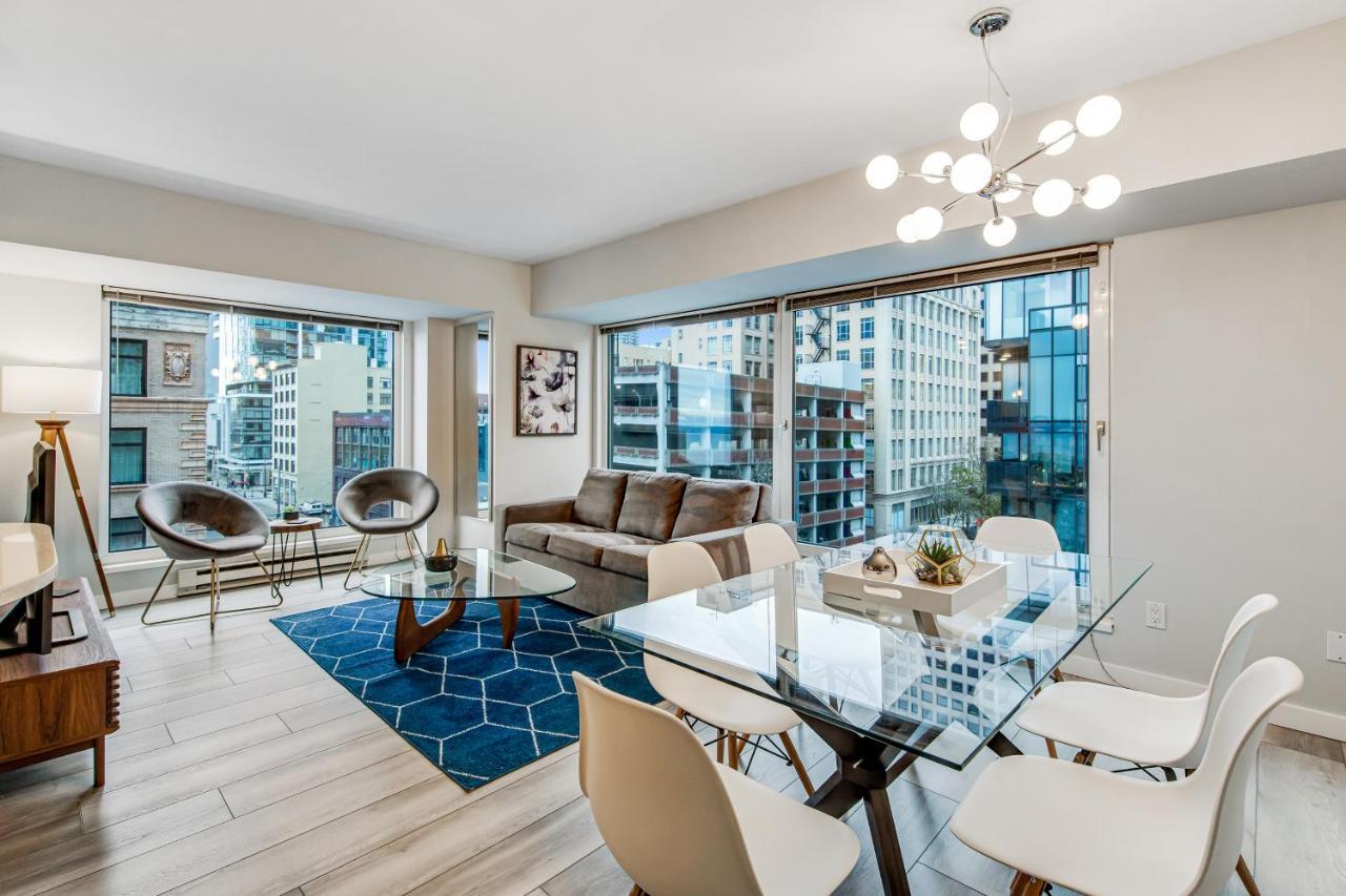 Newmark Tower Seattle Room photo