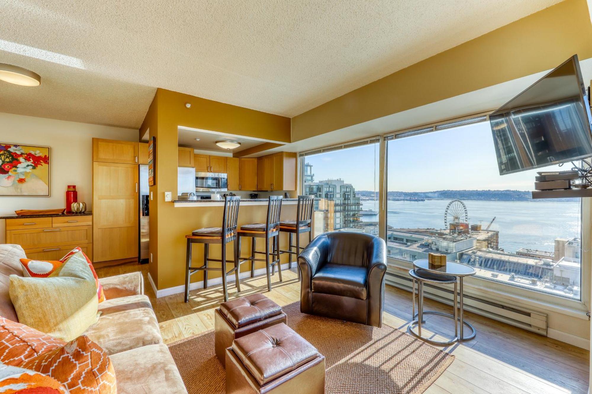 Newmark Tower Seattle Room photo