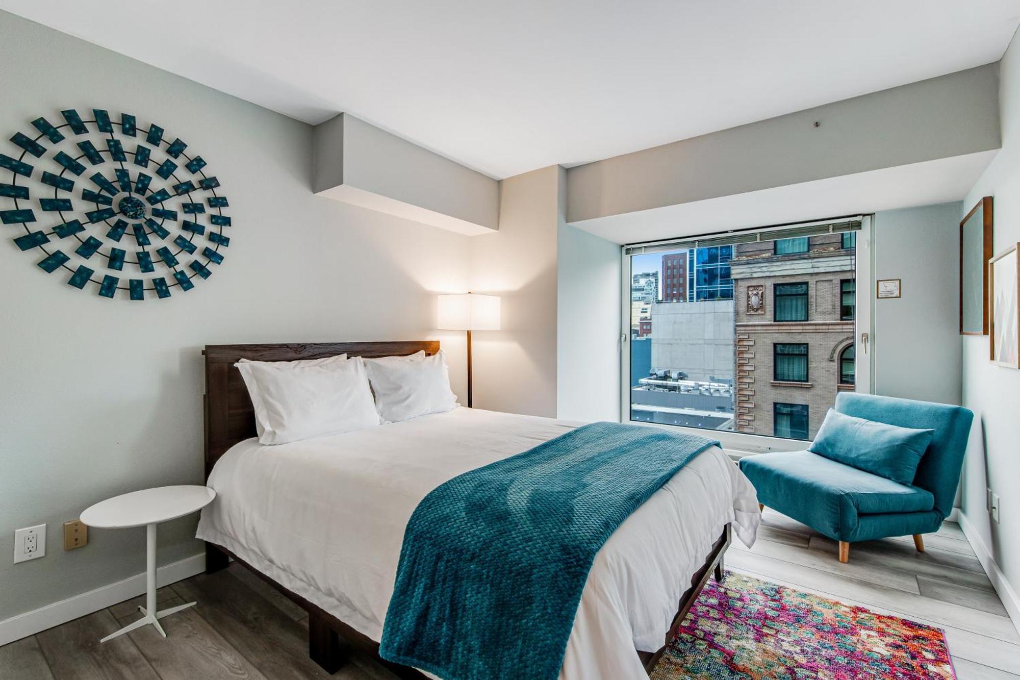 Newmark Tower Seattle Room photo