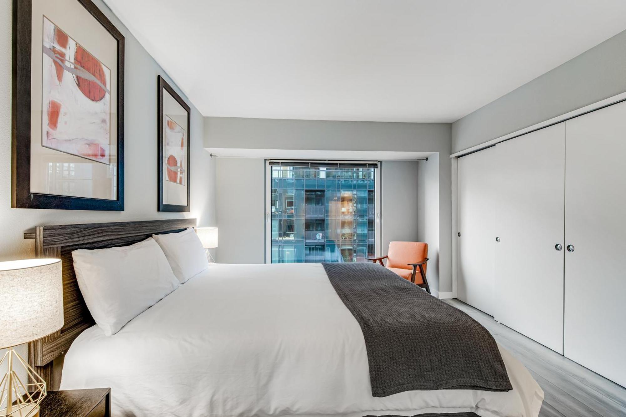 Newmark Tower Seattle Room photo