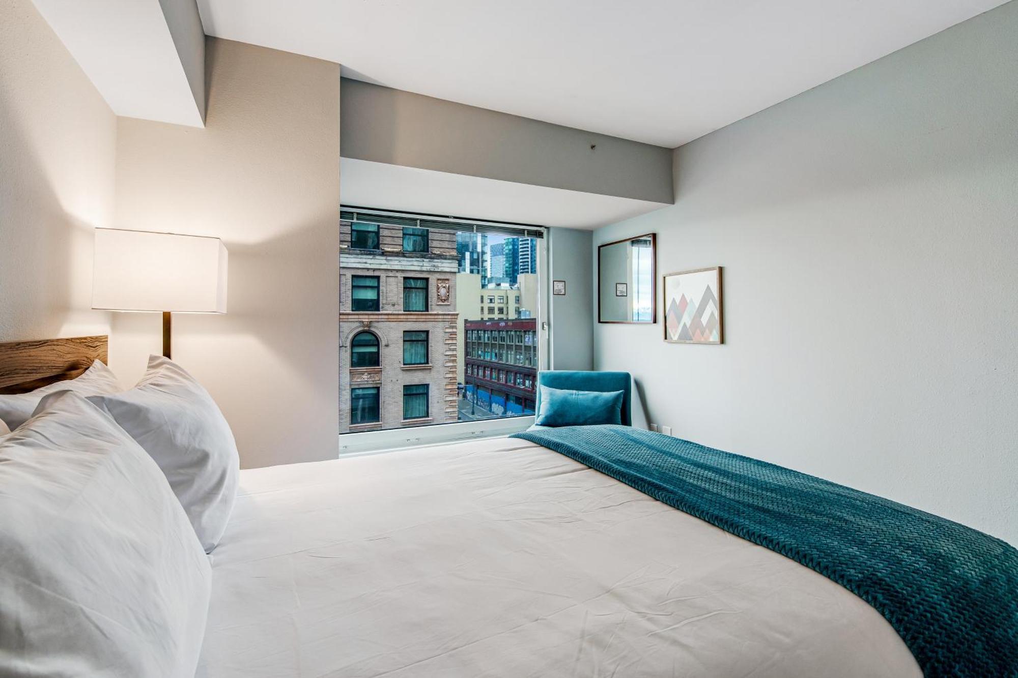 Newmark Tower Seattle Room photo