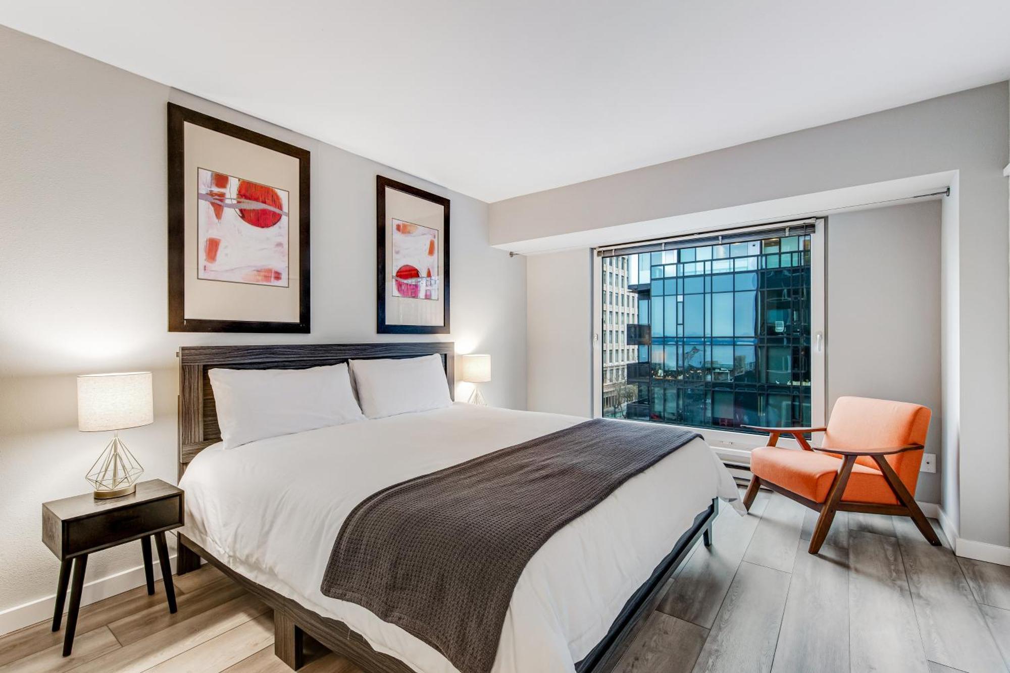 Newmark Tower Seattle Room photo