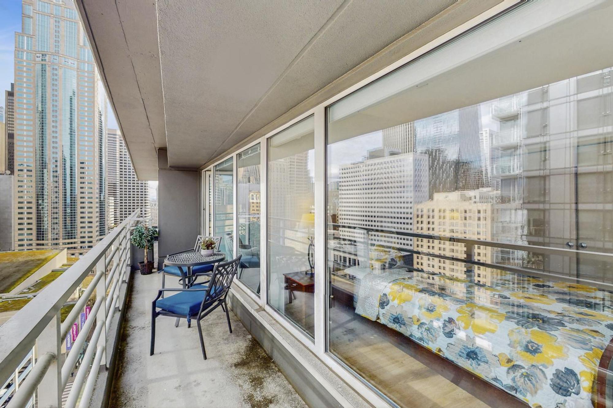 Newmark Tower Seattle Room photo