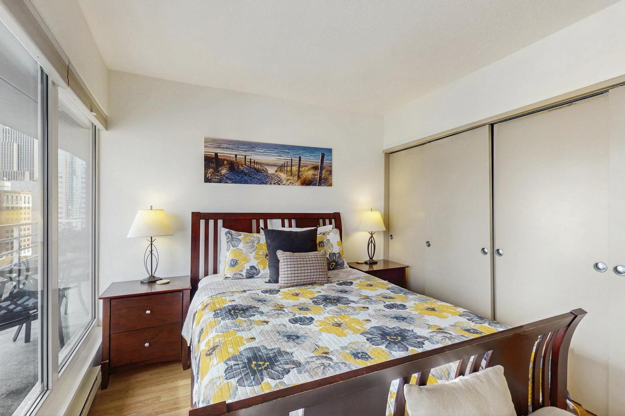 Newmark Tower Seattle Room photo