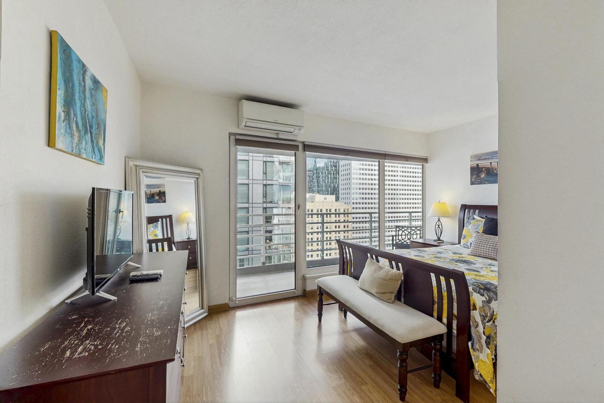 Newmark Tower Seattle Room photo