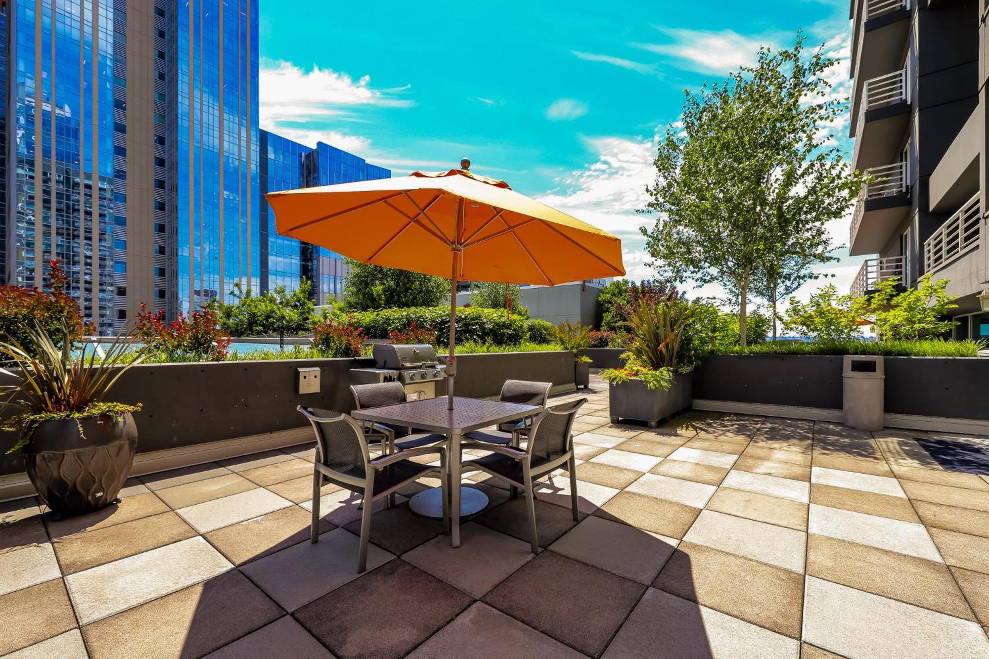 Newmark Tower Seattle Exterior photo